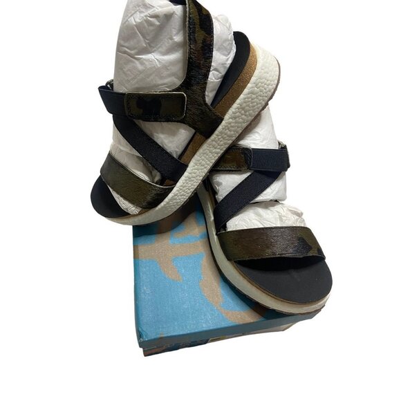 NWB OTBT Sierra Wedge Comfort Sandals in color Mud-sz 6.5 - Picture 2 of 6